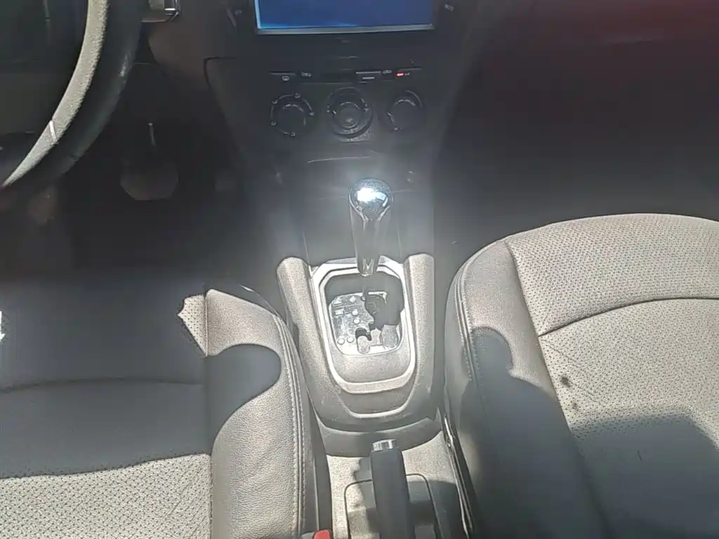 Peugeot 301 2014 1.6L Automatic Comfort Edition фото 14