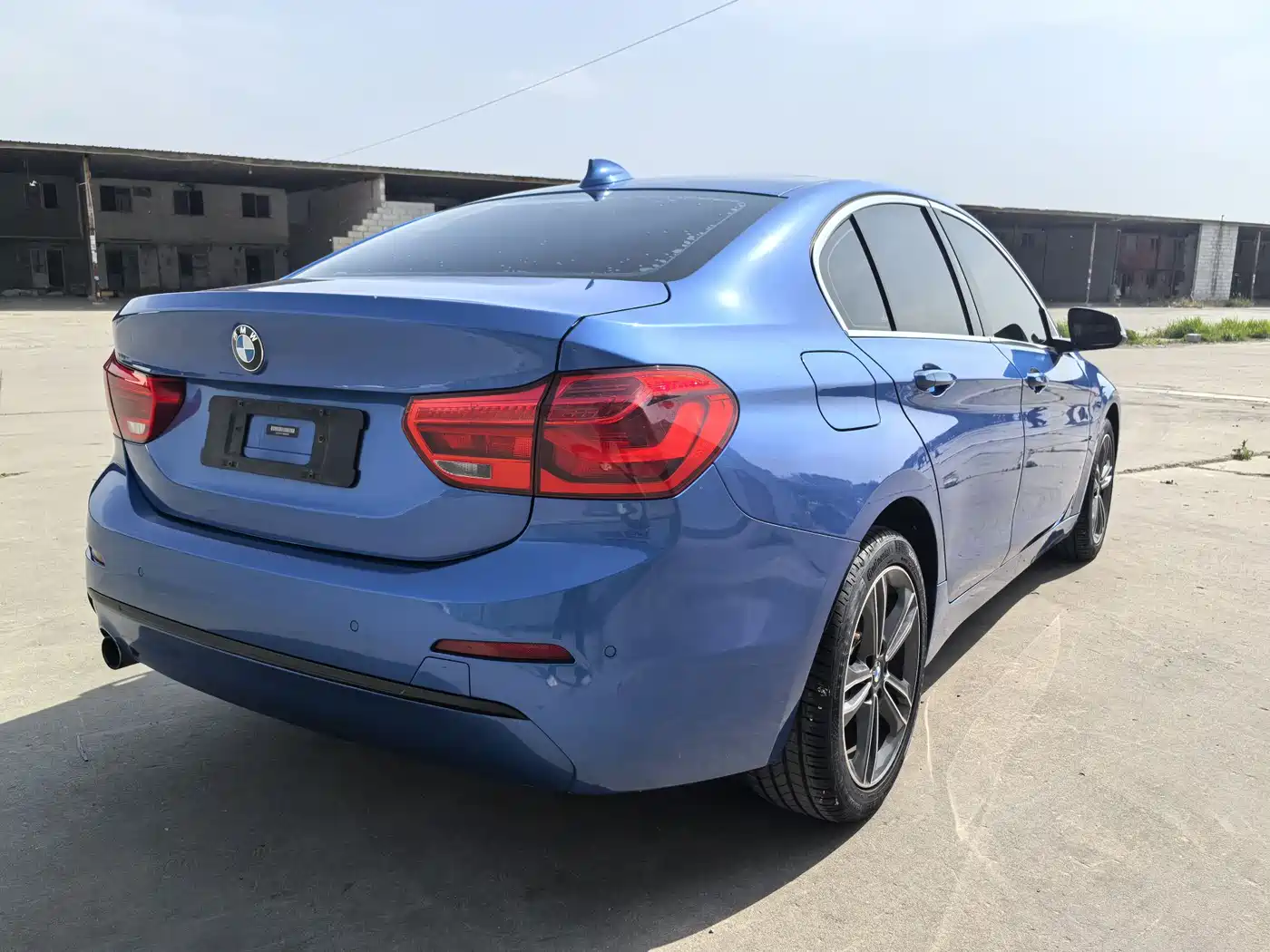 BMW 1 Series 2018 118i Sport Edition фото 4