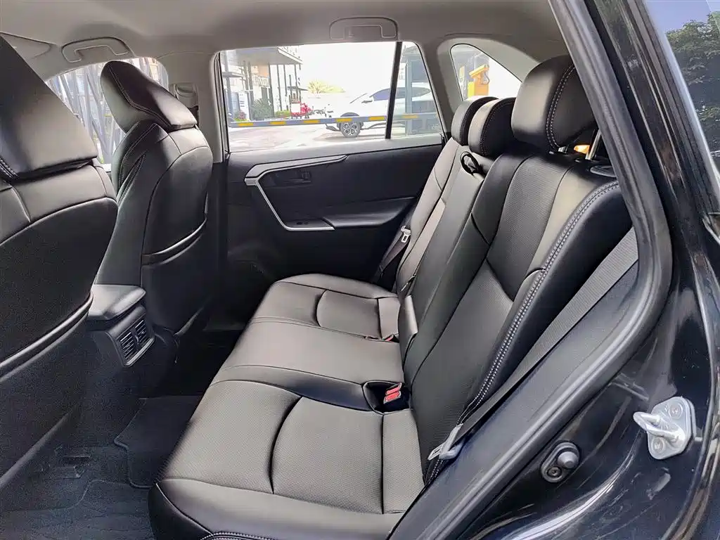 Toyota Wildlander 2022 Facelift 2.0L CVT 2WD Leading Edition фото 8