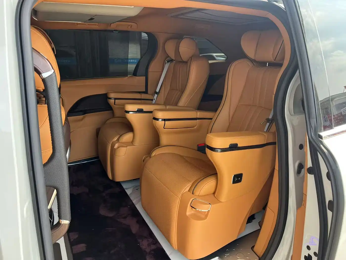 Toyota Sienna 2023 2.5L Hybrid Comfort Edition фото 5