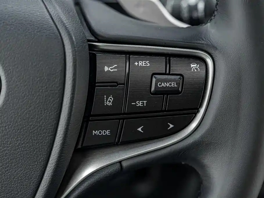 Lexus ES 2022 200 Excellence Edition фото 9