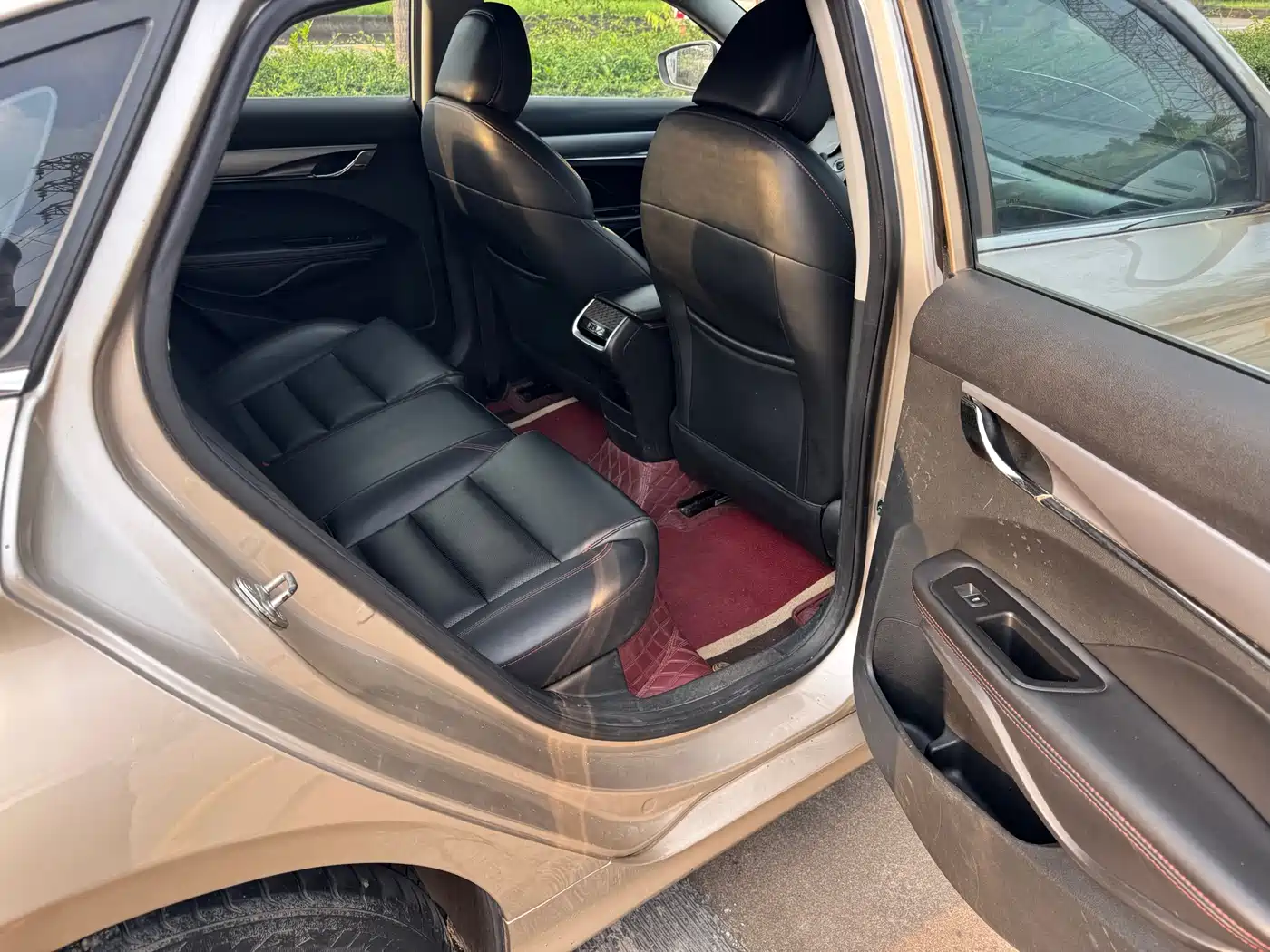 Фото 9 - Geely Binrui