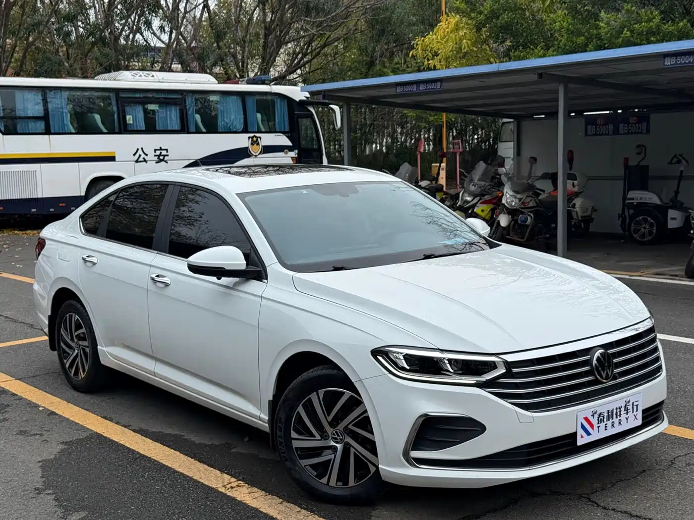 Volkswagen Lavida 2023 280TSI DSG Comfort Edition фото 3