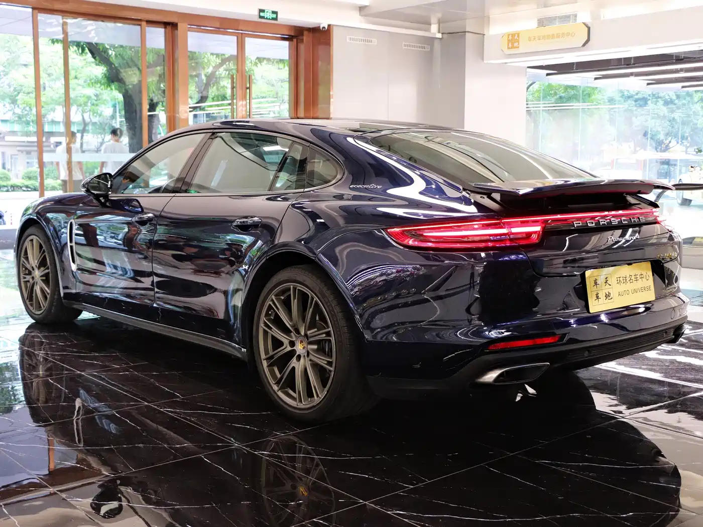 Porsche Panamera 2017 Panamera 4 Executive Long Wheelbase 3.0T фото 7