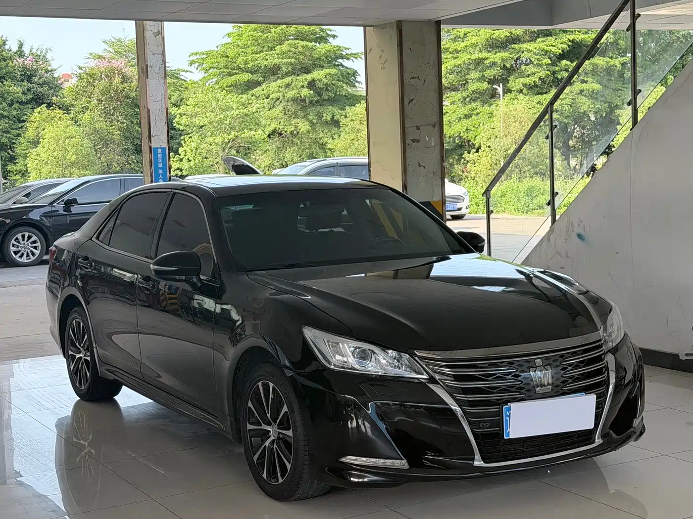 Toyota Crown 2018 2.0T Fashion Edition фото 3