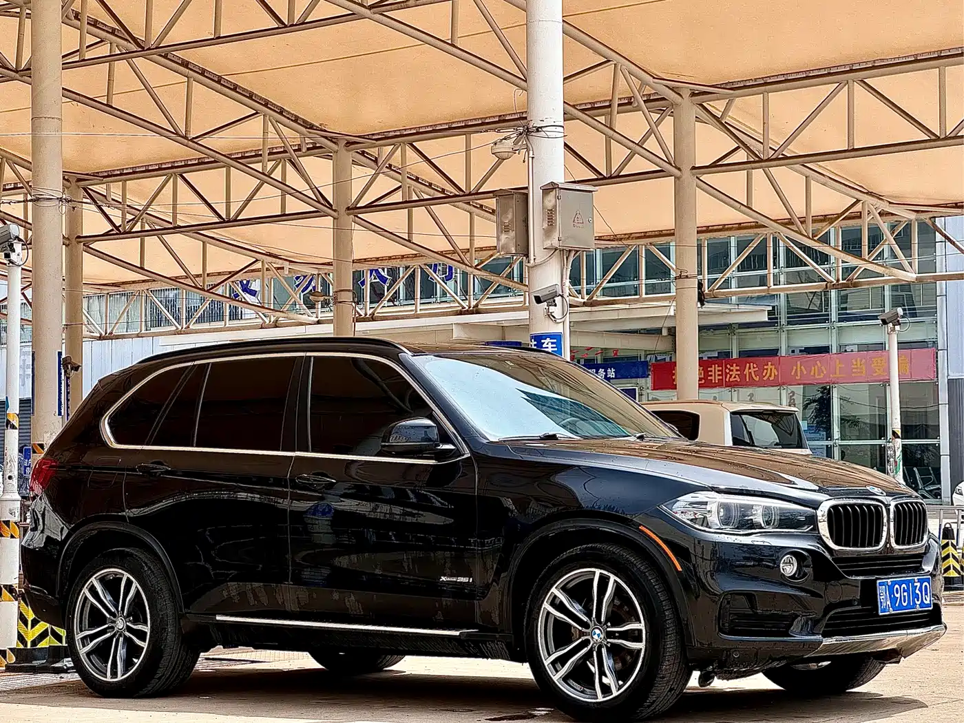 BMW X5 (Import) фото 3