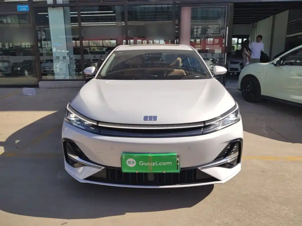 Geely Galaxy Galaxy A7 2025 EM-i фото 3