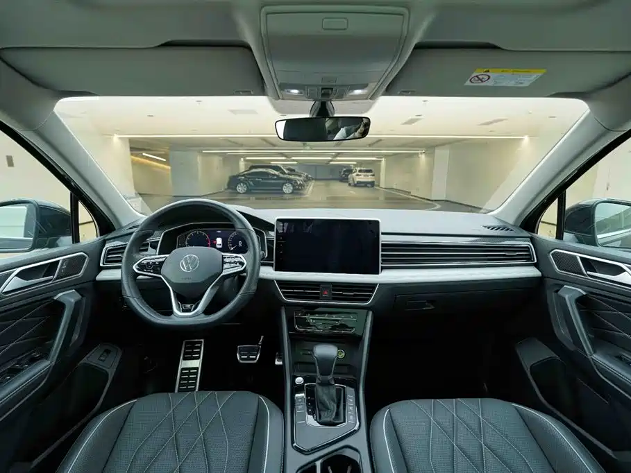 Volkswagen Tiguan L 2022 330TSI Auto 2WD R-Line Premium Edition фото 19