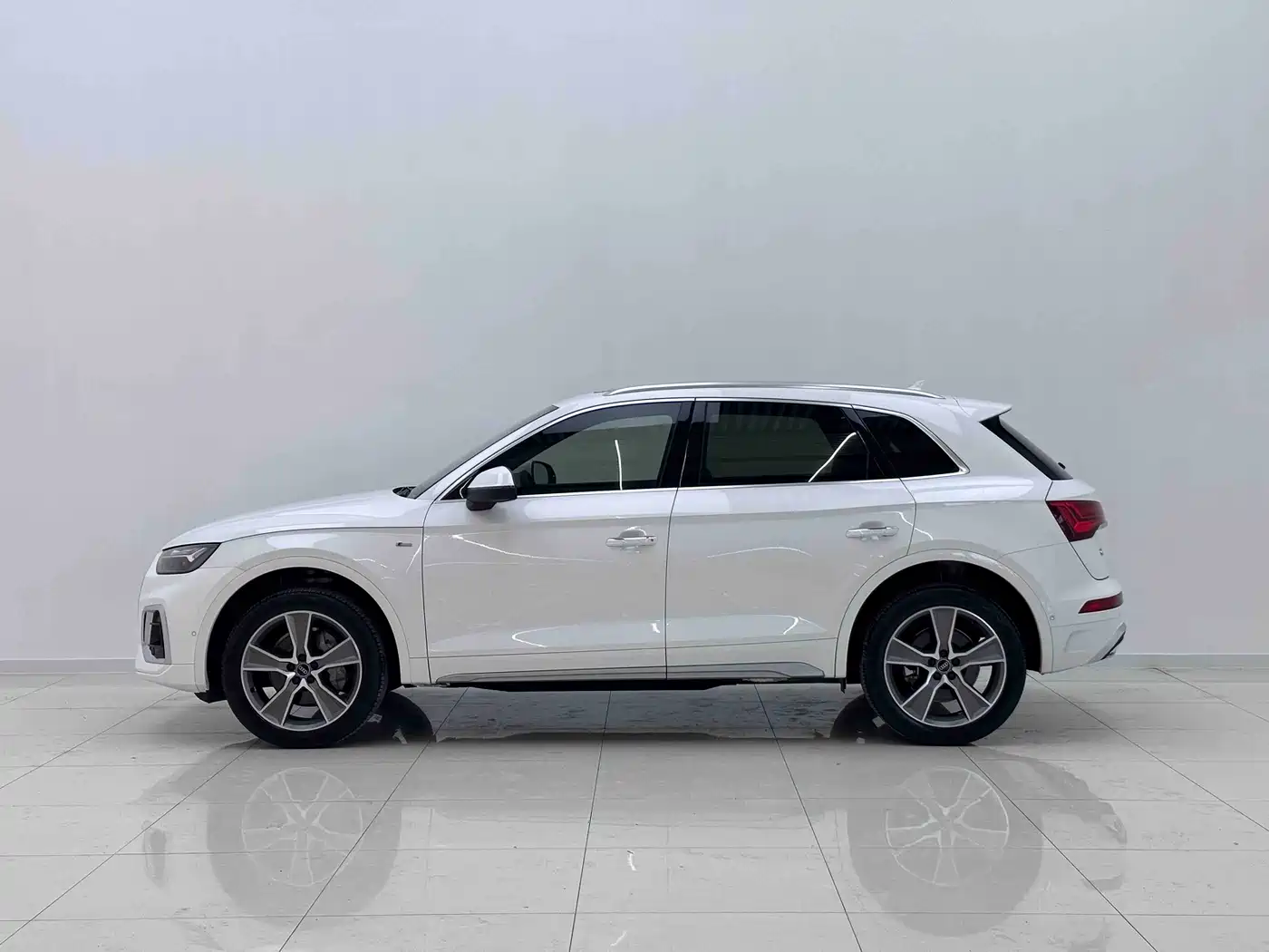 Audi Q5L 2022 45T Luxury Dynamic фото 5