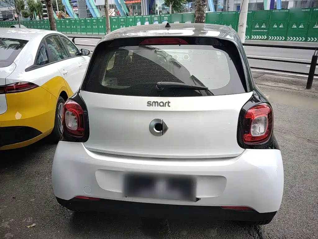 smart forfour 2019 2018 1.0L 52kW Agile Edition