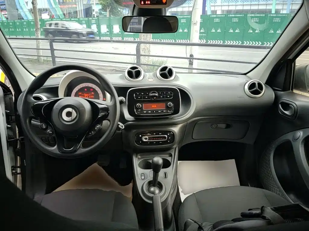 smart forfour 2019 2018 1.0L 52kW Agile Edition
