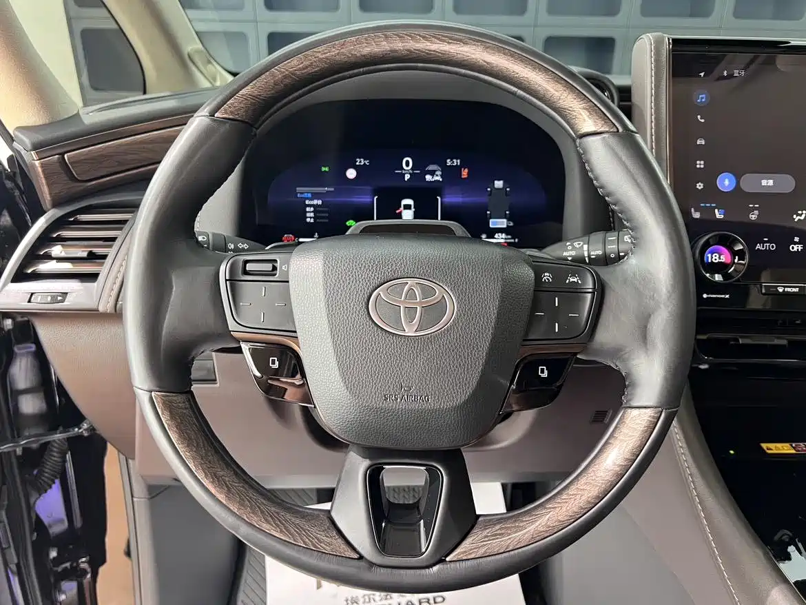 TOYOTA ELFA
