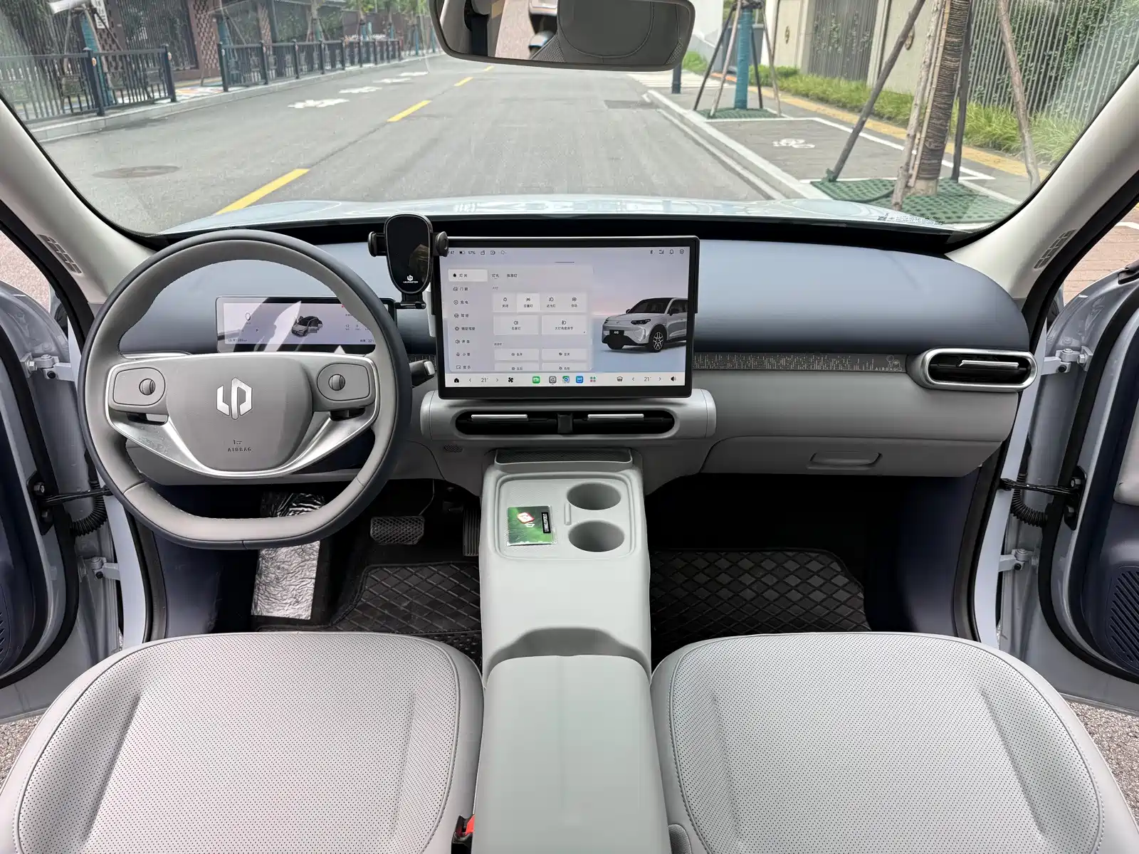 Photo 6 - Leapmotor A10