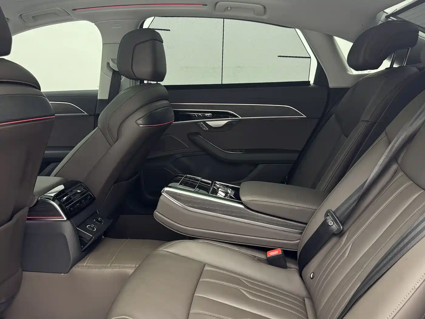 Audi A8 2025 A8L 45 TFSI quattro Luxury фото 17