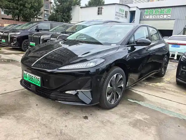 Hongqi Tiangong 05 750 Смарт