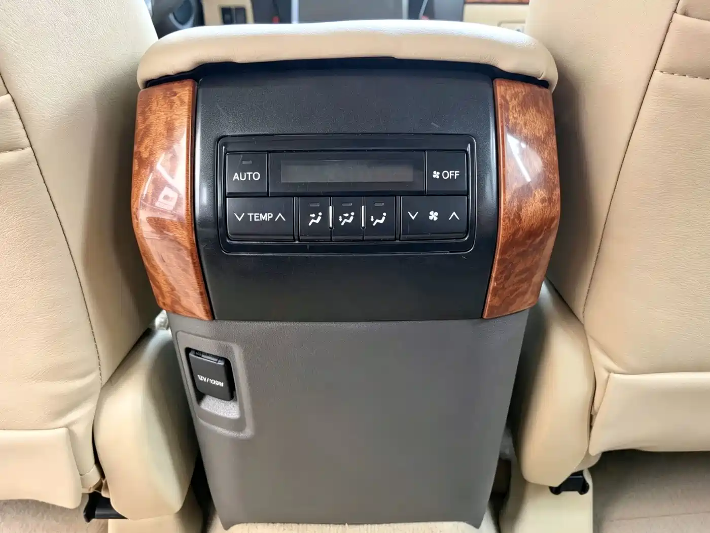 Photo 22 - Toyota Prado (Import)