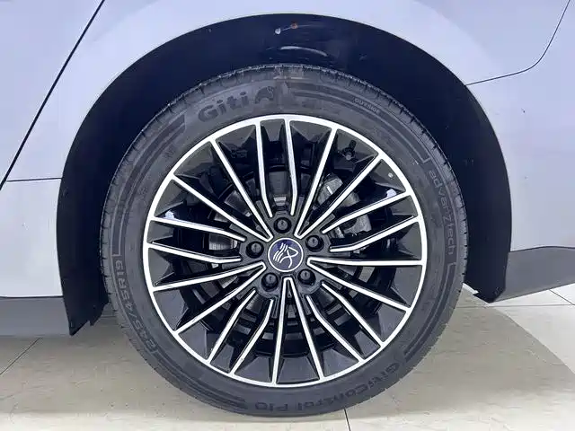 BYD Han 2023 EV Champion Edition 506KM FWD Premium фото 15