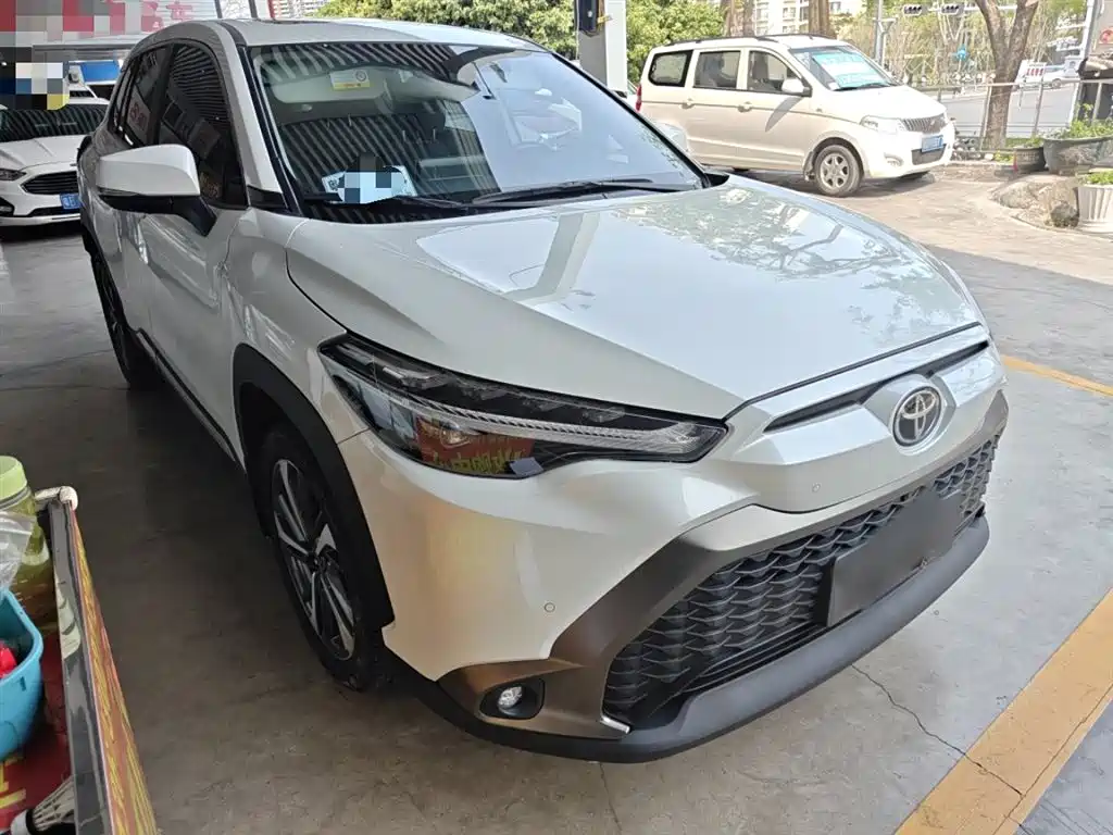 Toyota Frontlander 2022 2.0L CVT Luxury PLUS Edition фото 22
