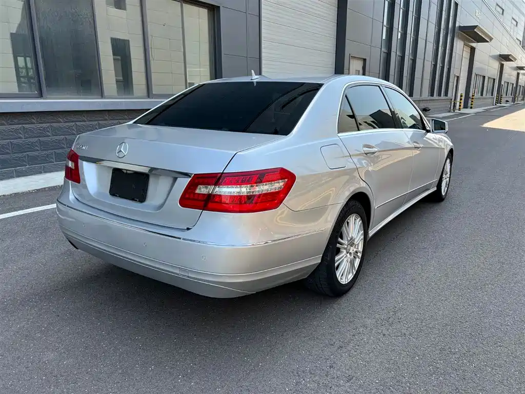 Mercedes-Benz E-Class 2013 Model E 260 L CGI Elegance фото 4