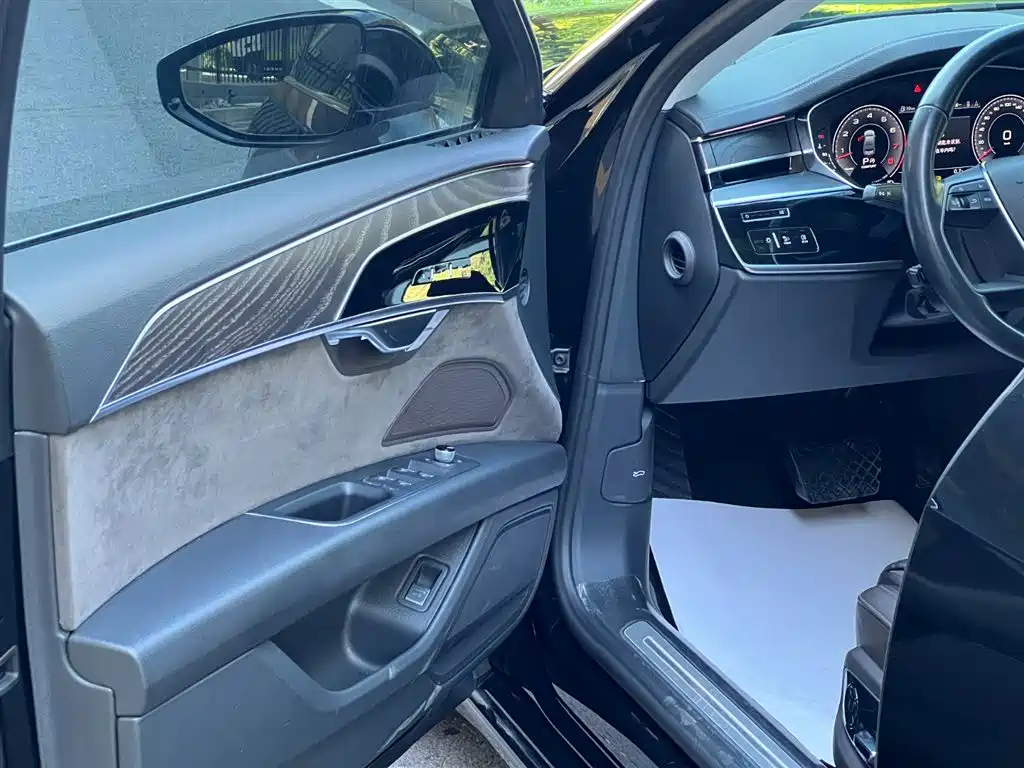 Audi A8 2019 A8L 50 TFSI quattro Comfort фото 19