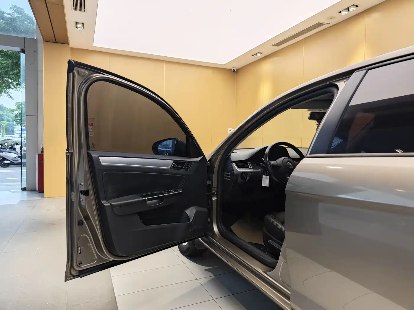 Volkswagen Bora 2015 Quality Edition 1.6L Automatic Fashion фото 7