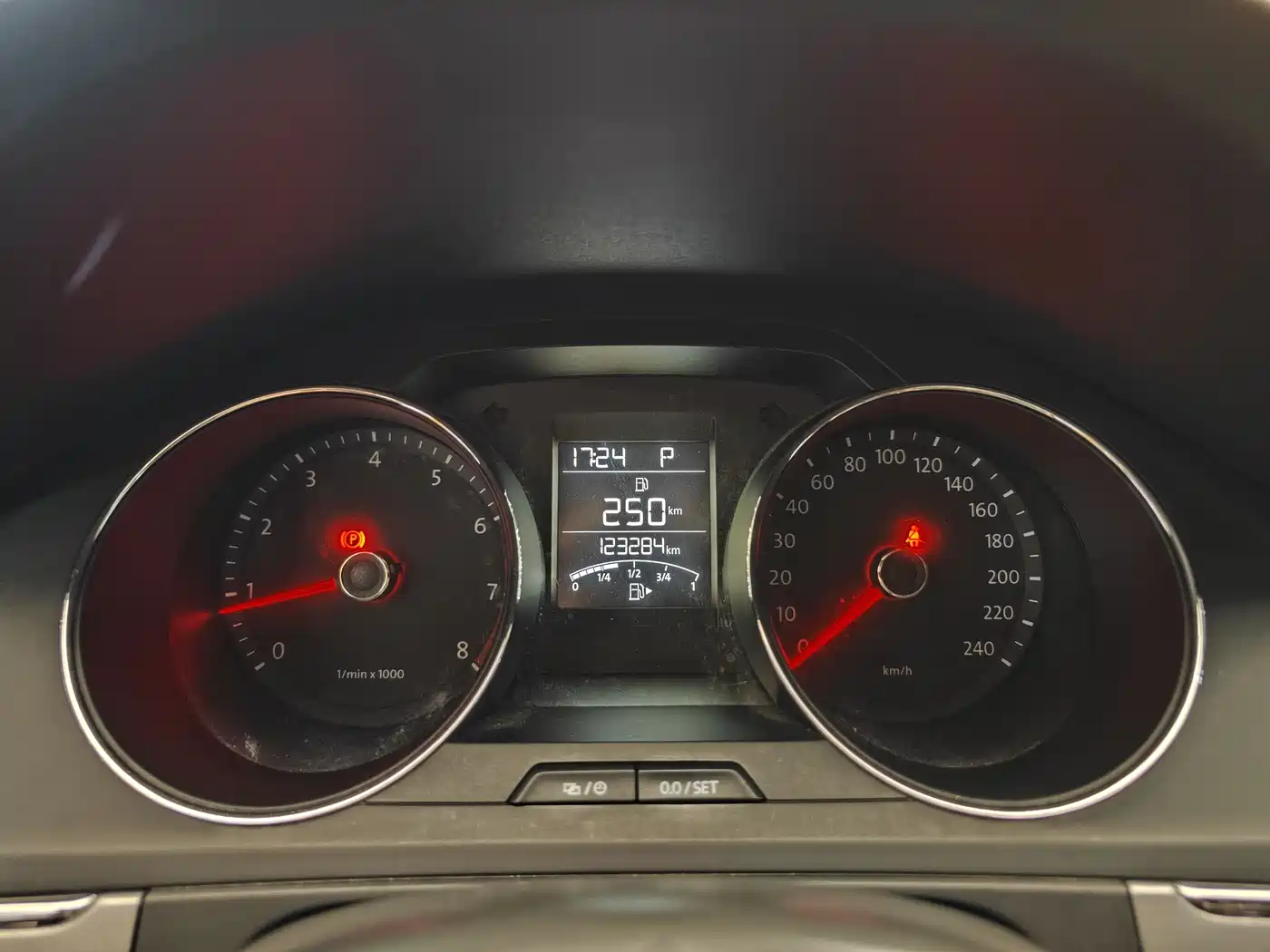 Volkswagen Bora 2015 Quality Edition 1.6L Automatic Fashion фото 32