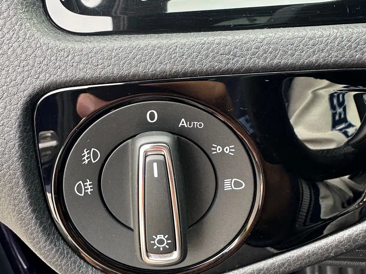 Volkswagen Golf 2019 280TSI DSG R-Line China VI фото 18