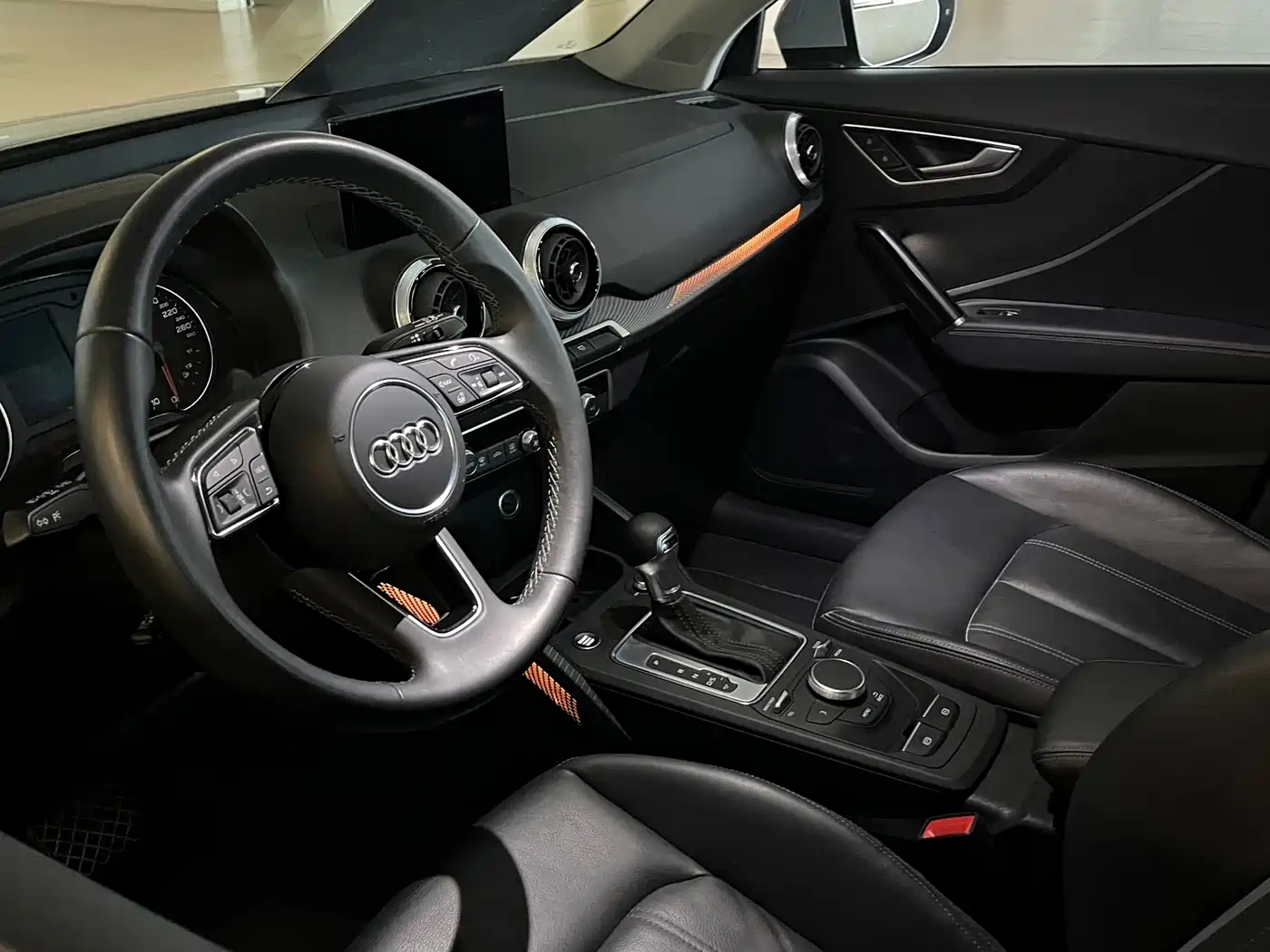 AUDI Q2L