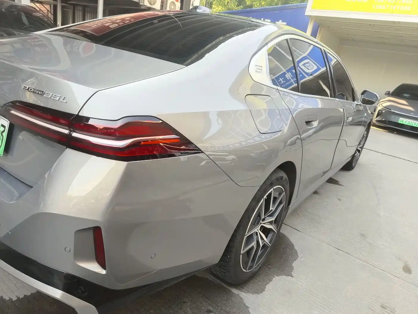 BMW i5 2024 eDrive 35L Premium Model M Sport Package фото 13