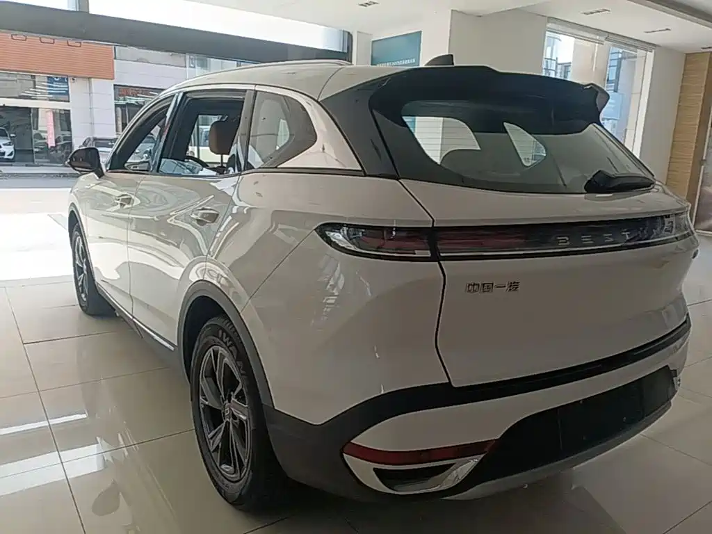 Фото 5 - Besturn Bestune T90