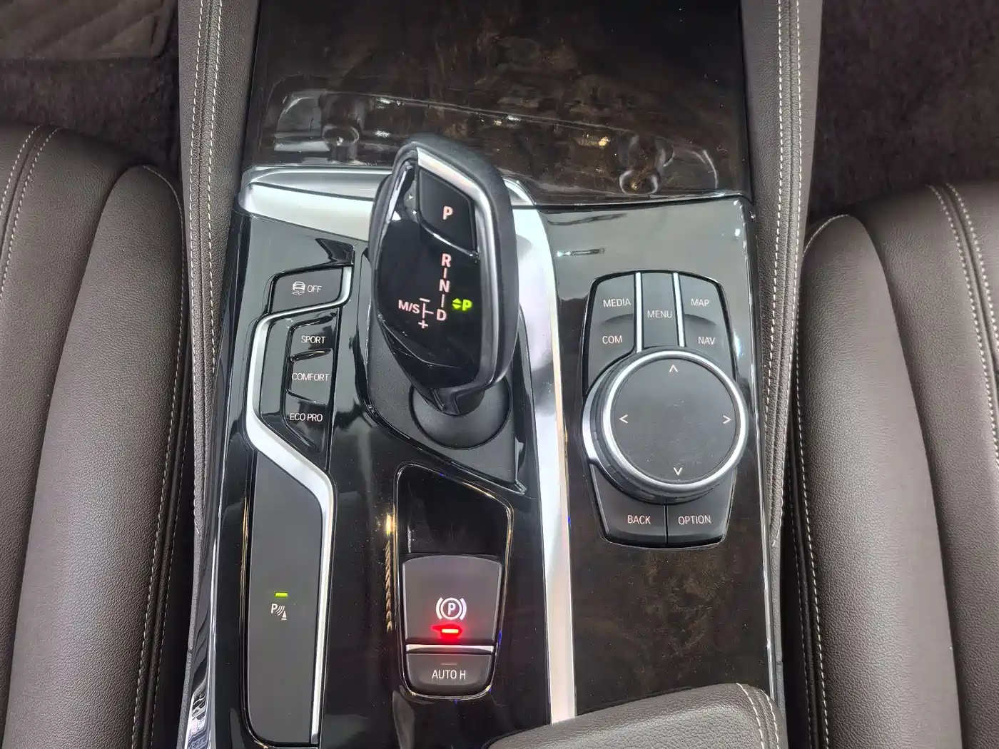 BMW 5 Series 2019 525Li Luxury Package фото 17