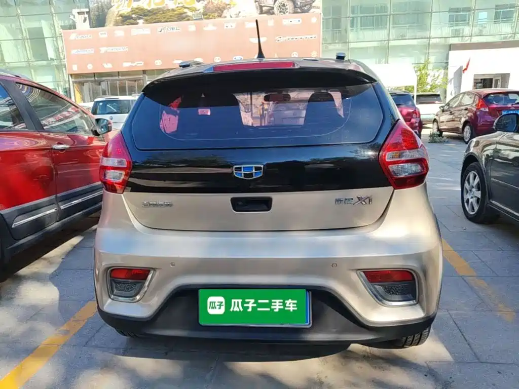 Фото 6 - Geely Yuanjing X1