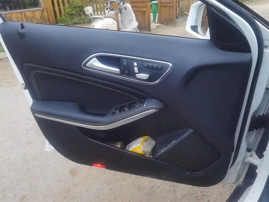 Mercedes-Benz GLA 2019 GLA 200 Dynamic фото 7