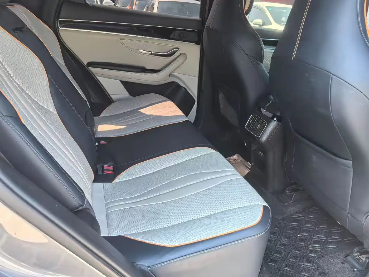 BYD Song PLUS PHEV 2021 DM-i 110KM Flagship фото 7