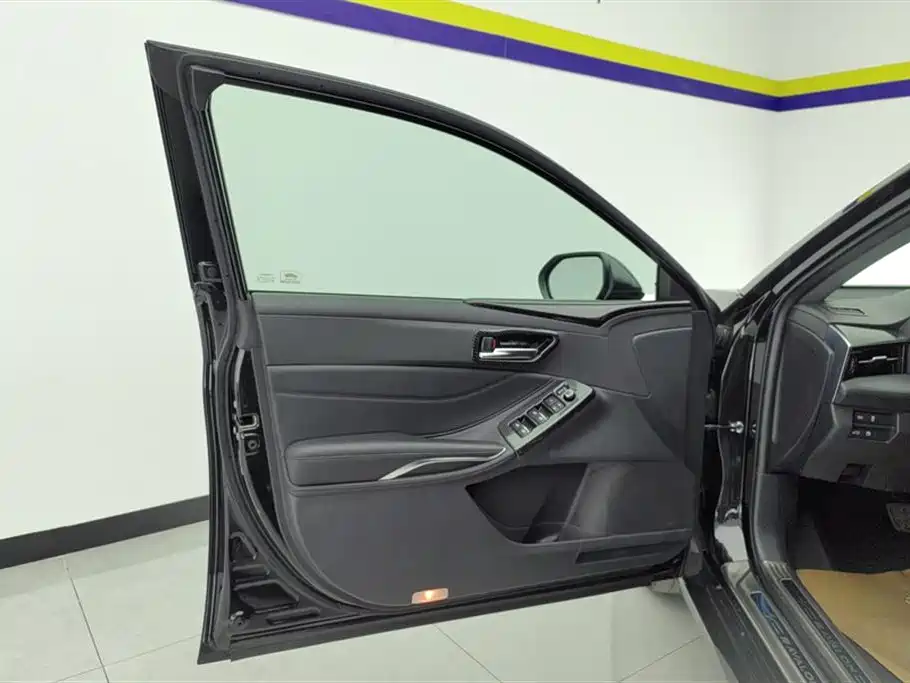 Toyota Avalon 2019 2.0L Progressive Edition (China VI) фото 7