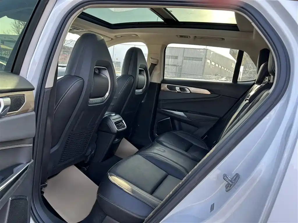 Lynk & Co 01 2017 2.0T 2WD Pro Version фото 14