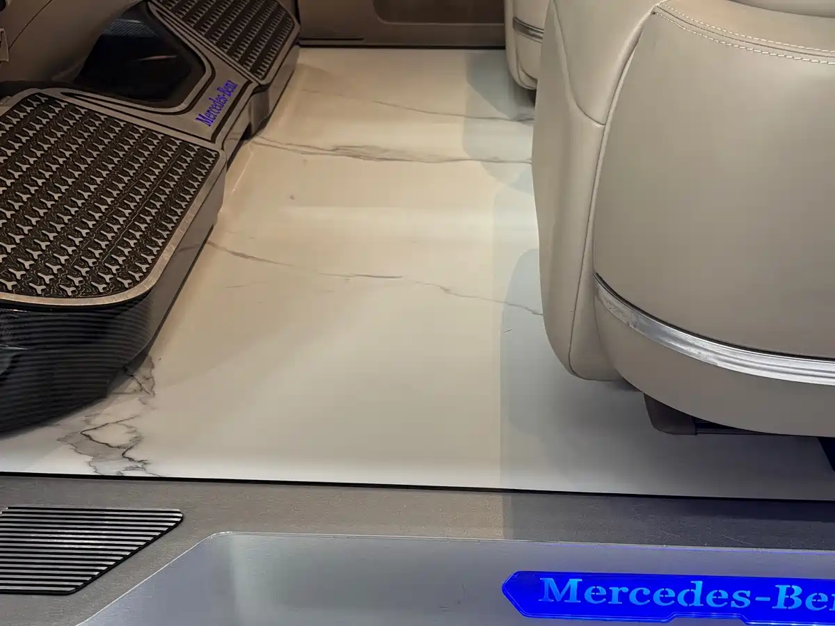 Фото 8 - Mercedes-Benz V-Class