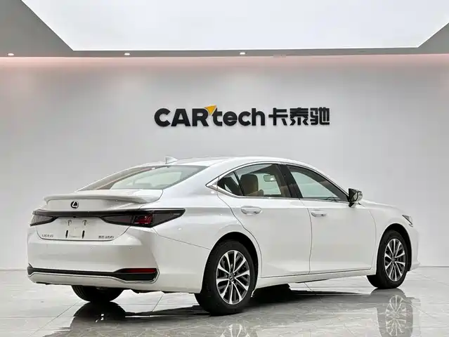 Lexus ES 2025 200 Ultimate Edition — фото 5