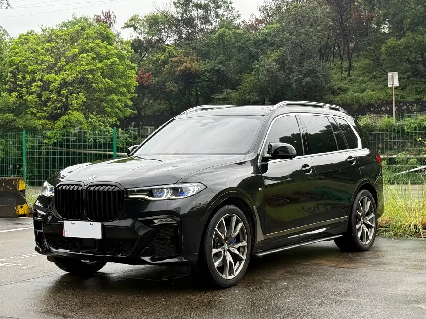 Photo 1 - BMW X7