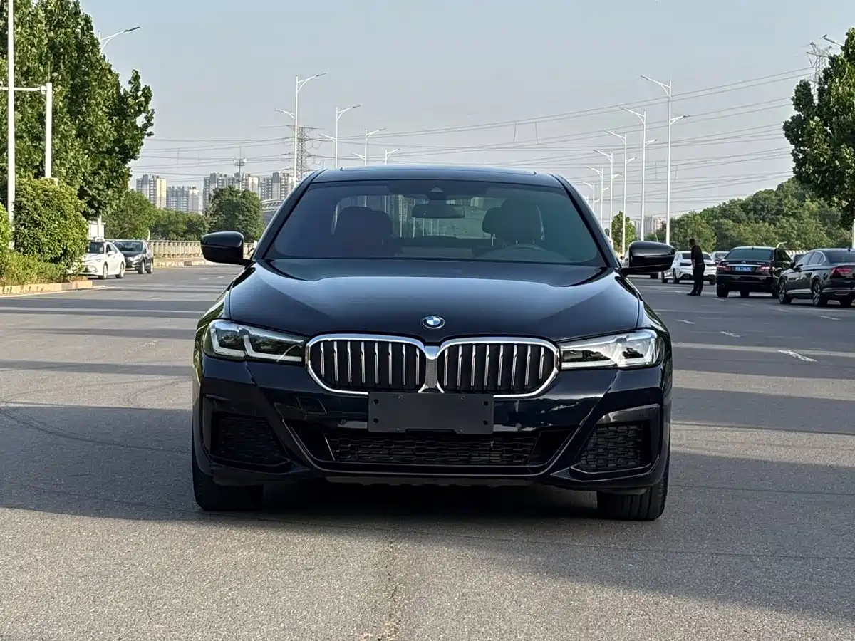 BMW 5 Series 2022 525Li M Sport Package фото 2
