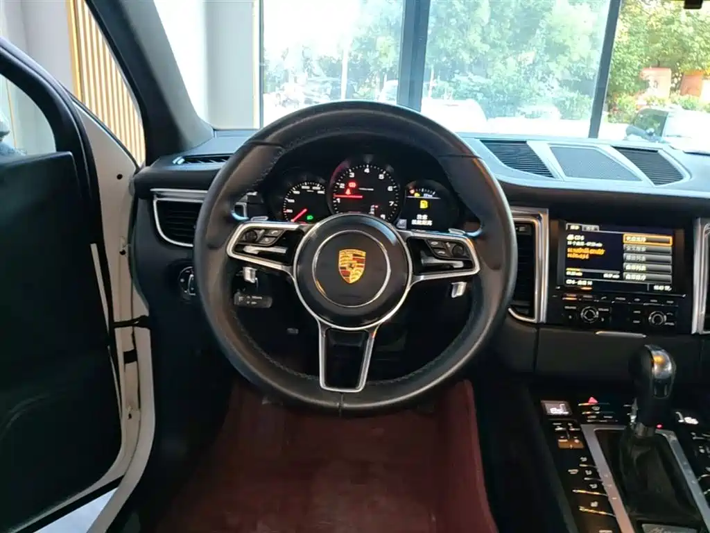 Porsche Macan 2014 Macan 2.0T фото 11