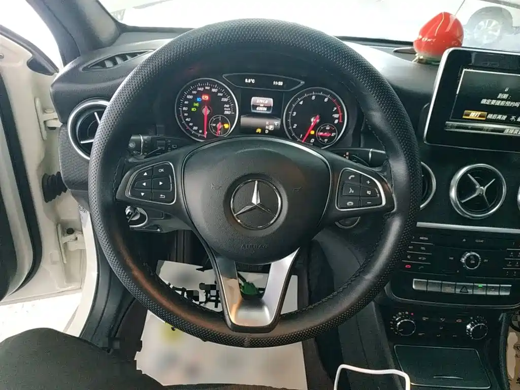 Mercedes-Benz A-Class (Import) 2017 Facelift A 200 Dynamic фото 11