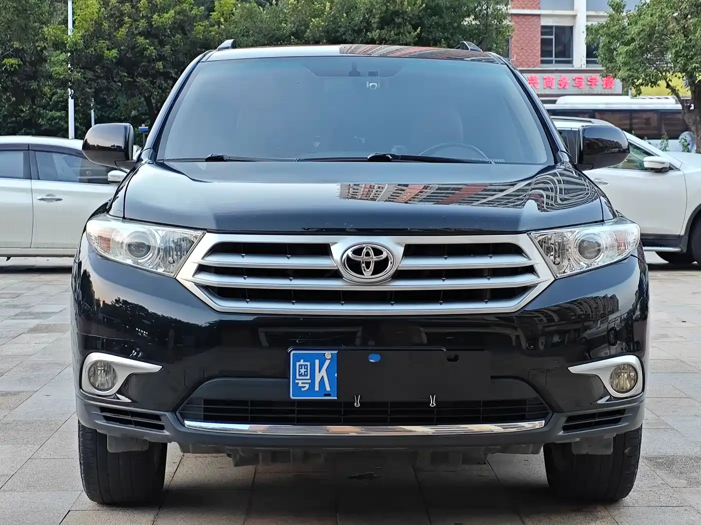 Toyota Highlander 2012 2.7L 2WD 5-seater Sport Edition фото 2
