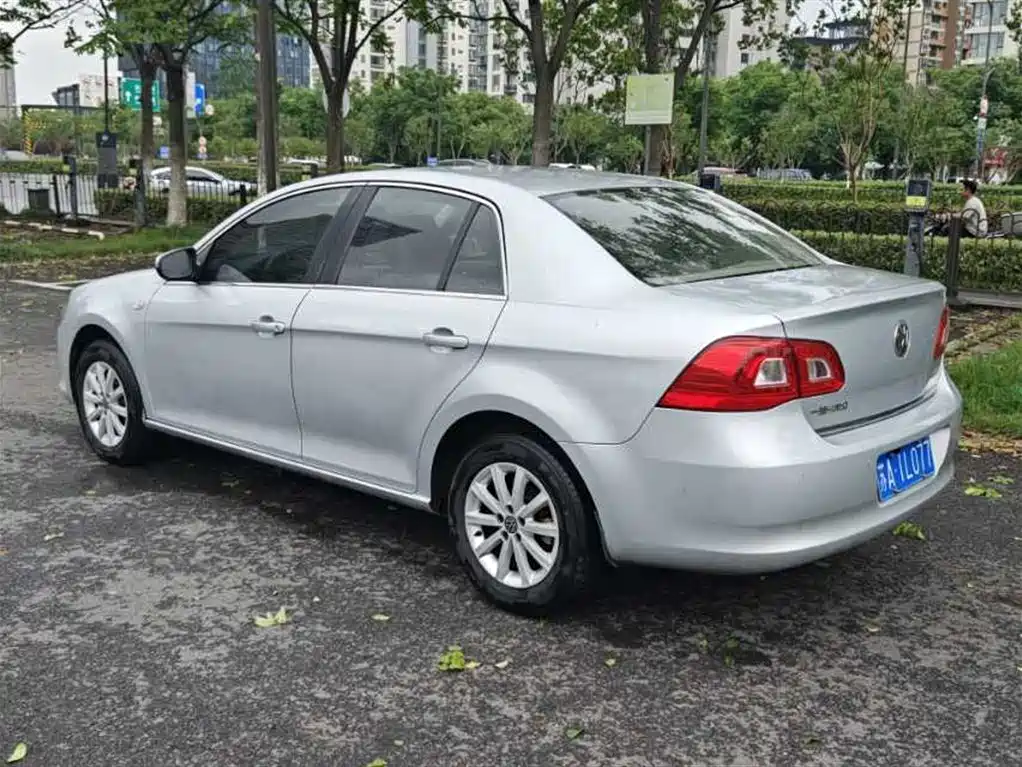 Volkswagen Bora 2012 1.6L Automatic Luxury Model фото 9