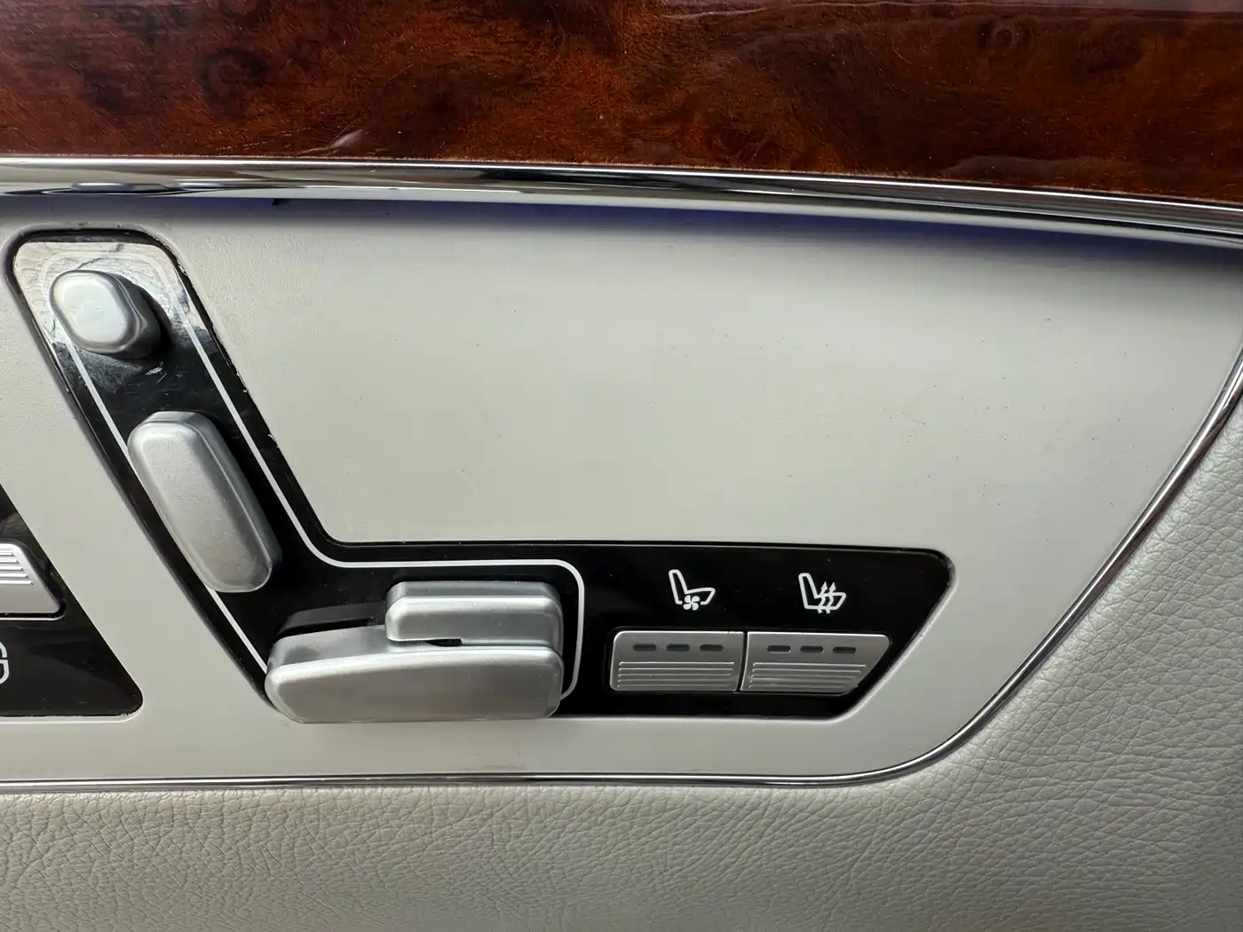 Mercedes-Benz S-Class 2010 S 350 L Luxury фото 12