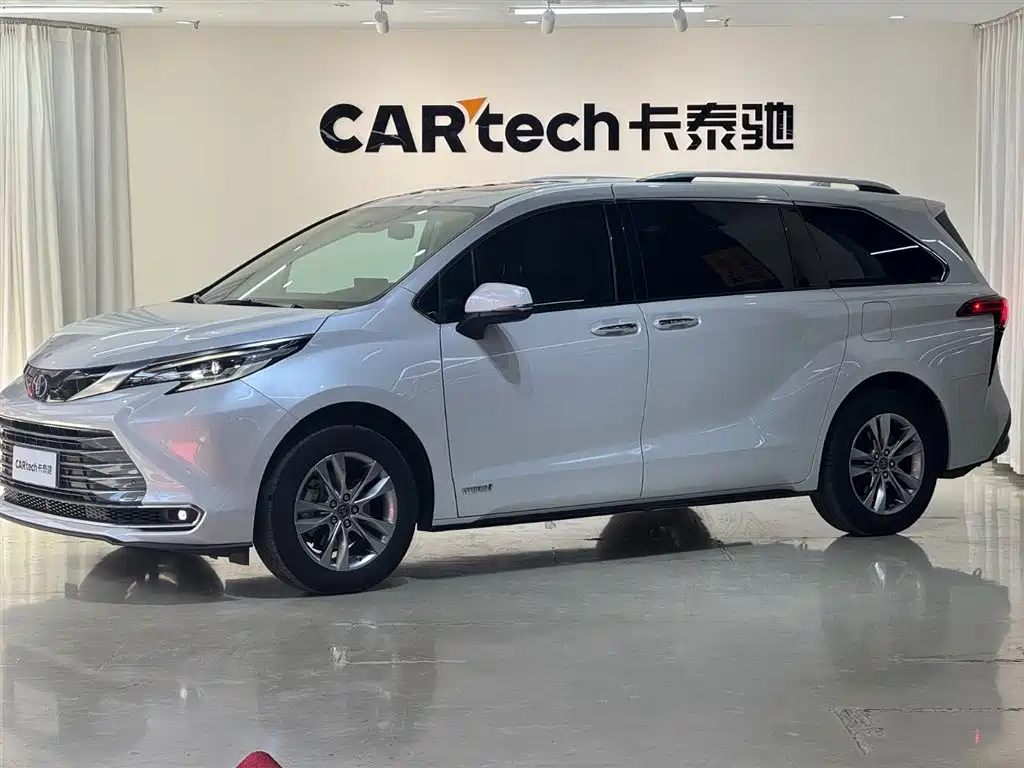 Toyota Sienna 2021 2.5L Hybrid Ultimate Edition
