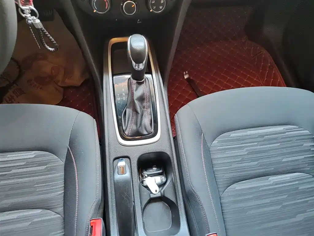 Chevrolet Monza 2019 Redline 320T DCT Joy Edition China VI фото 14