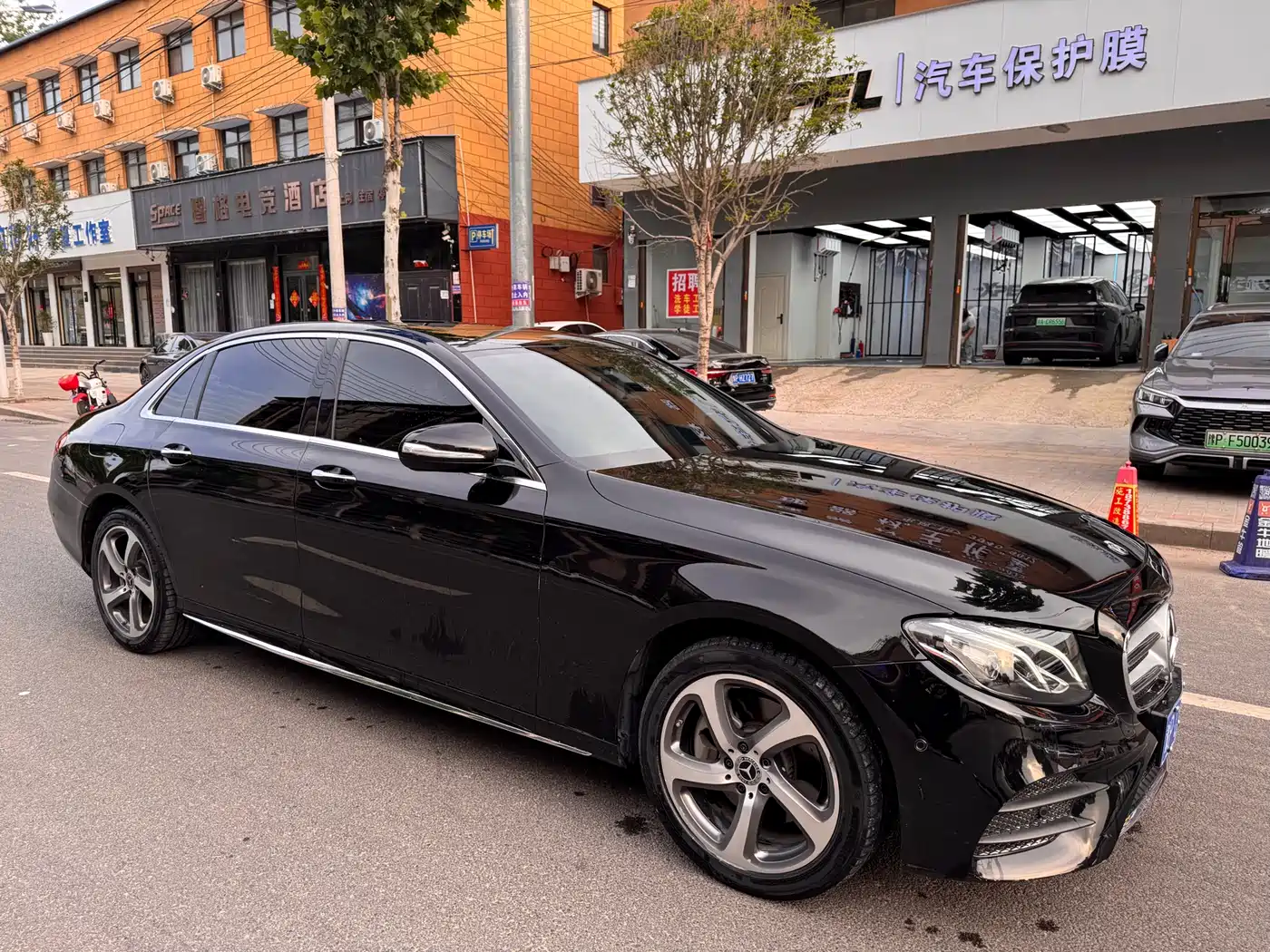 Mercedes-Benz E-Class 2019 E 260 L Sport 4MATIC фото 3