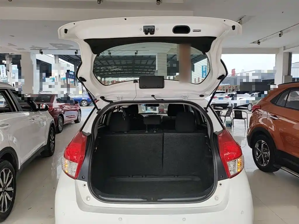 Toyota YARiS L Zhi Xuan 2015 1.5E Auto Charming Edition фото 19