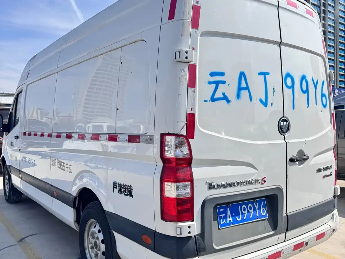 Foton Tuyano 2019 2019 Model 2.8T Van Extended Wheelbase Medium Roof 3 Seater 4J28TC3
